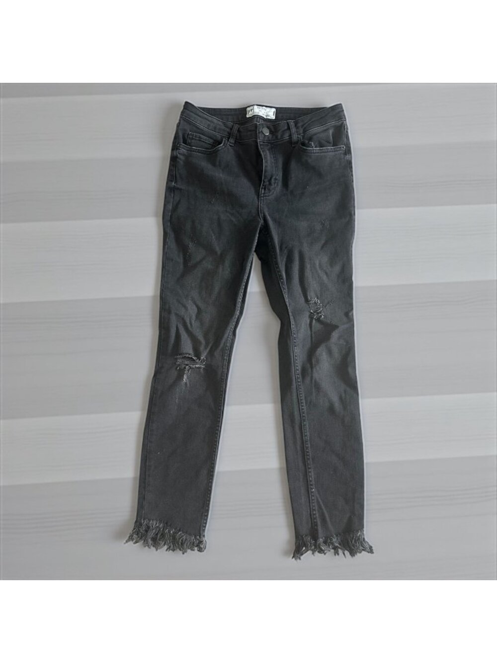 FREE PEOPLE Black Frayed Cigarette Ankle Jeans Size 27